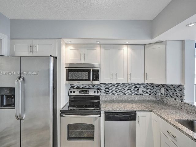 105 Lake Emerald Dr 508, Oakland Park, FL 33309