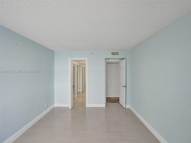 105 Lake Emerald Dr 508, Oakland Park, FL 33309