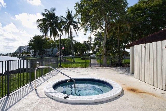 105 Lake Emerald Dr 508, Oakland Park, FL 33309