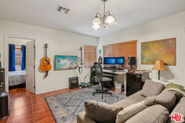 1158 N Kenmore Avenue, Los Angeles, CA 90029