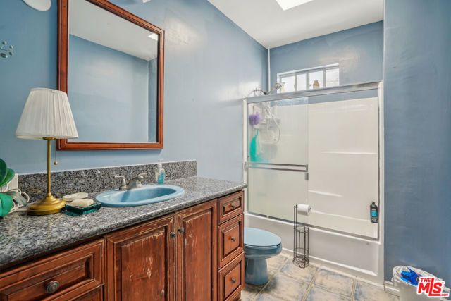 1158 N Kenmore Avenue, Los Angeles, CA 90029