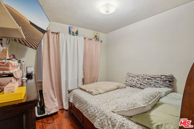 1158 N Kenmore Avenue, Los Angeles, CA 90029