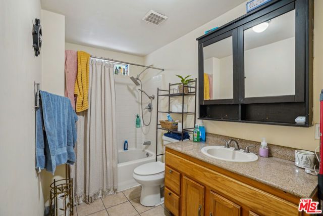 1158 N Kenmore Avenue, Los Angeles, CA 90029