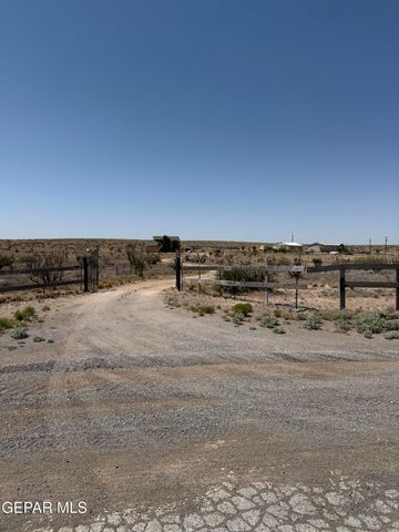 19610 Gary Lee Avenue, El Paso, TX 79938