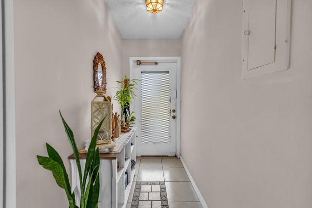 7608 NW 18th Street 108, Margate, FL 33063