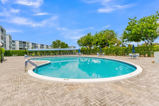7608 NW 18th Street 108, Margate, FL 33063