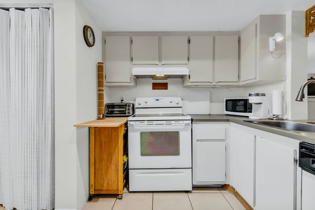 7608 NW 18th Street 108, Margate, FL 33063