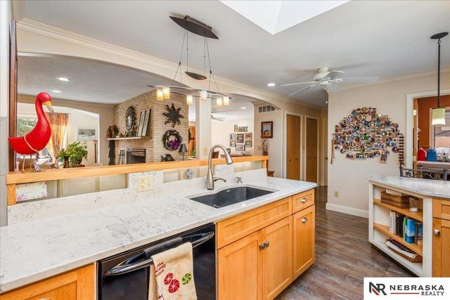 2925 Kucera Drive, Lincoln, NE 68502