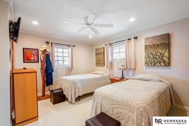 2925 Kucera Drive, Lincoln, NE 68502