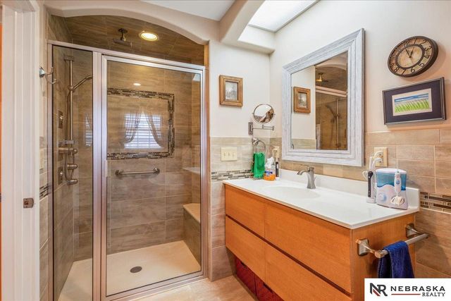 2925 Kucera Drive, Lincoln, NE 68502