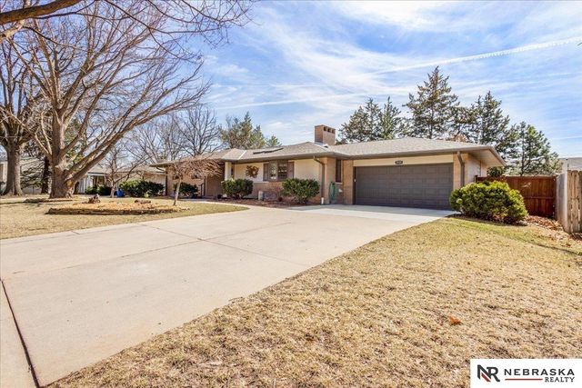 2925 Kucera Drive, Lincoln, NE 68502