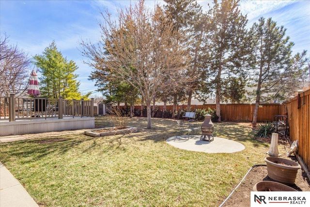 2925 Kucera Drive, Lincoln, NE 68502