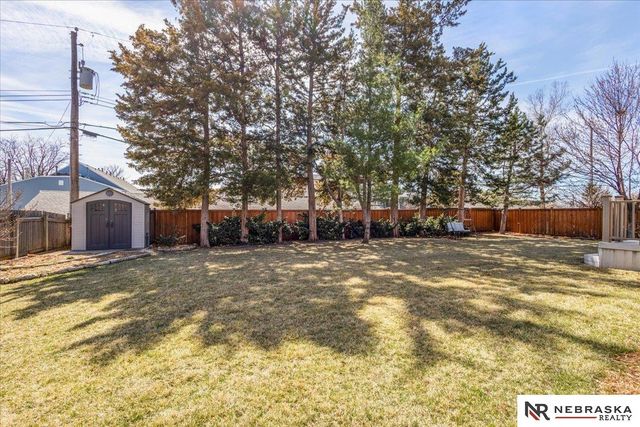 2925 Kucera Drive, Lincoln, NE 68502