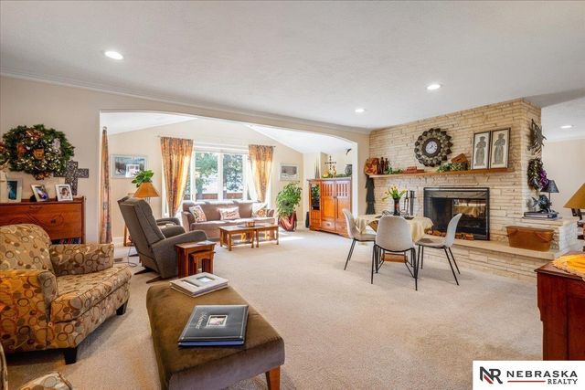 2925 Kucera Drive, Lincoln, NE 68502