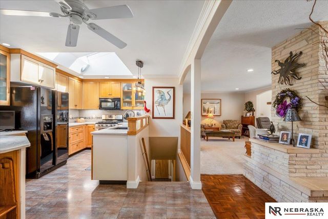 2925 Kucera Drive, Lincoln, NE 68502