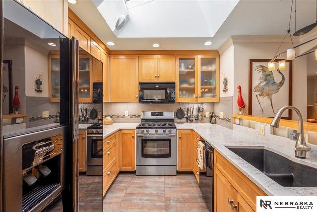 2925 Kucera Drive, Lincoln, NE 68502