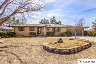 2925 Kucera Drive, Lincoln, NE 68502