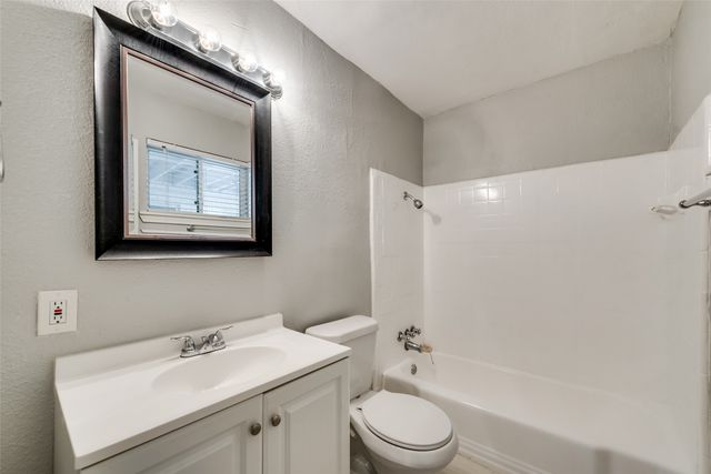 4718 Reiger Avenue 212, Dallas, TX 75246