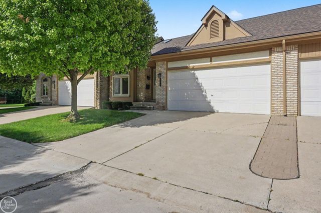 35914 Fierimonte Drive, Clinton Twp, MI 48035