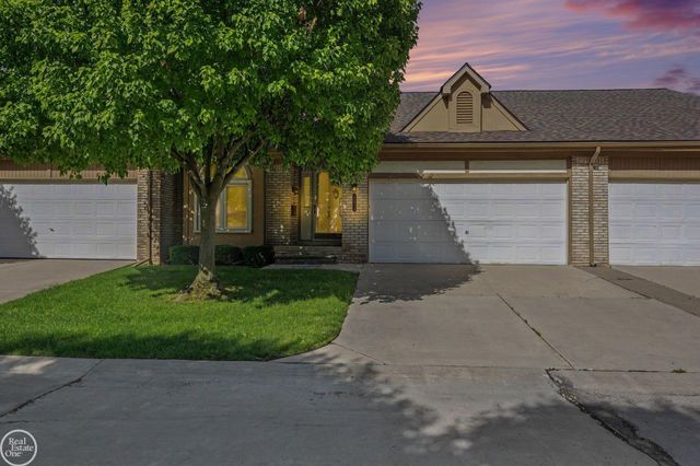 35914 Fierimonte Drive, Clinton Twp, MI 48035