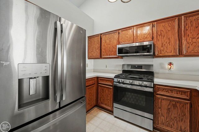 35914 Fierimonte Drive, Clinton Twp, MI 48035