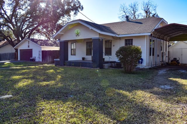 1308 S Cypress, Brady, TX 76825