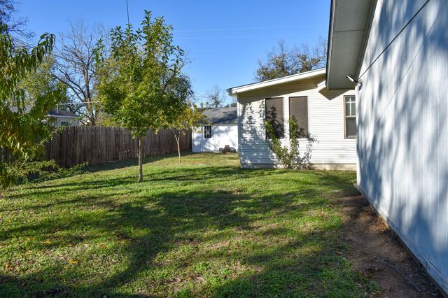 1308 S Cypress, Brady, TX 76825