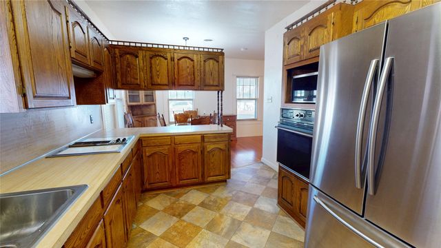 1308 S Cypress, Brady, TX 76825