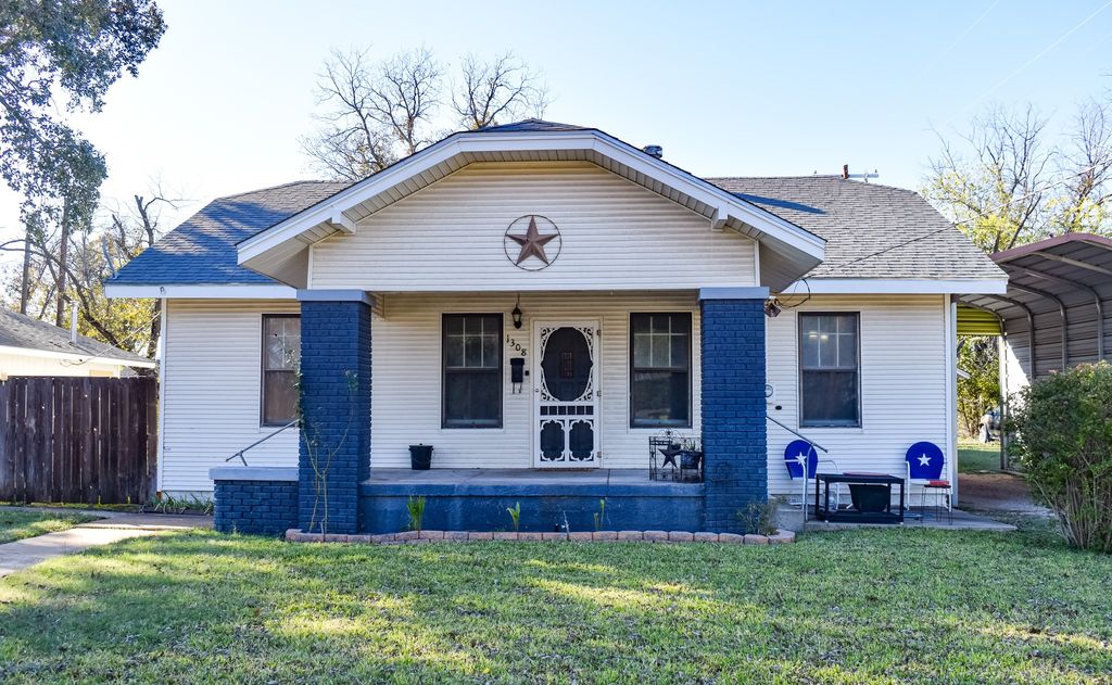 1308 S Cypress, Brady, TX 76825