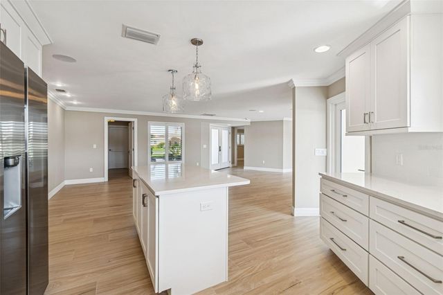 7864 9TH AVENUE S, St Petersburg, FL 33707