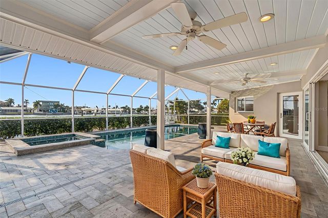 7864 9TH AVENUE S, St Petersburg, FL 33707