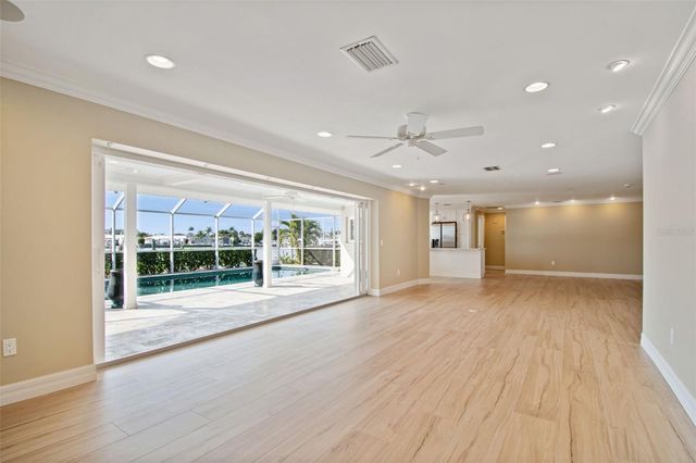 7864 9TH AVENUE S, St Petersburg, FL 33707