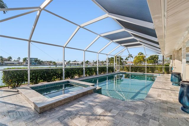 7864 9TH AVENUE S, St Petersburg, FL 33707