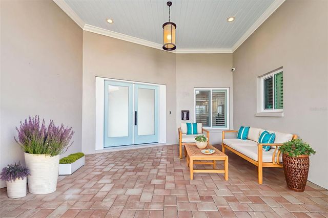 7864 9TH AVENUE S, St Petersburg, FL 33707