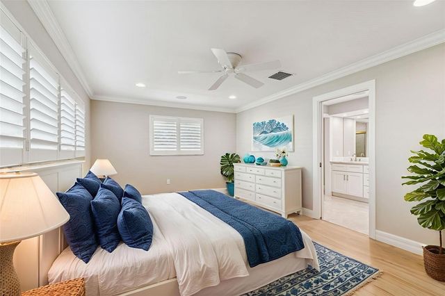 7864 9TH AVENUE S, St Petersburg, FL 33707