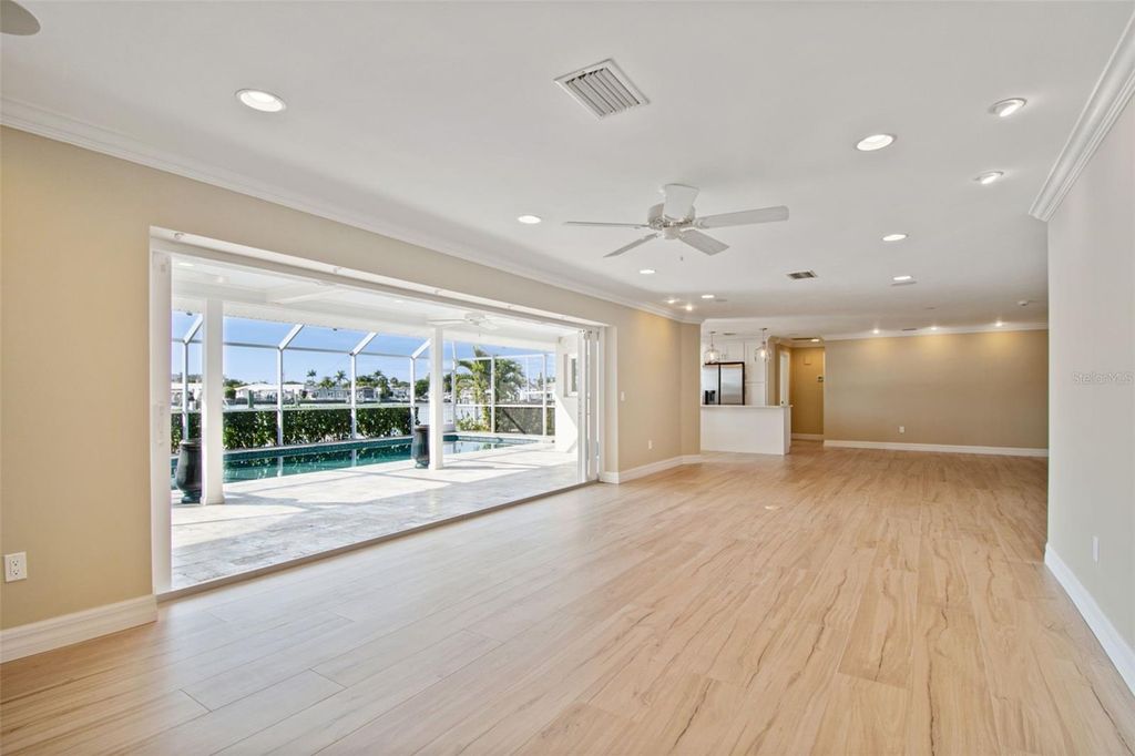 Image 24 of property listing at 7864 9TH AVENUE S, St Petersburg, FL 33707