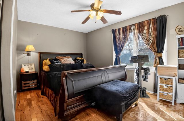 225 Baxter Street, Morganton, NC 28655