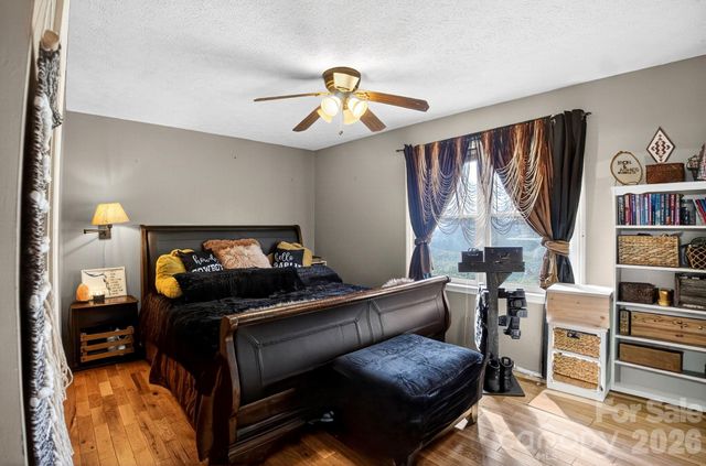 225 Baxter Street, Morganton, NC 28655