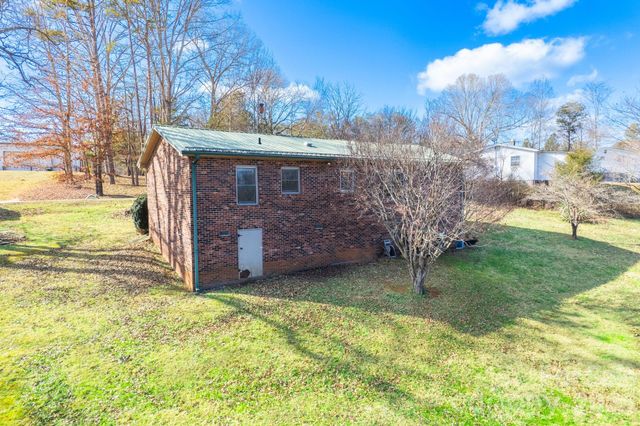 225 Baxter Street, Morganton, NC 28655