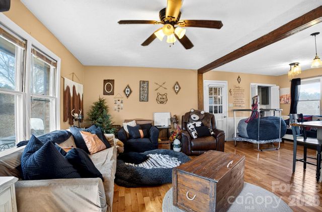 225 Baxter Street, Morganton, NC 28655