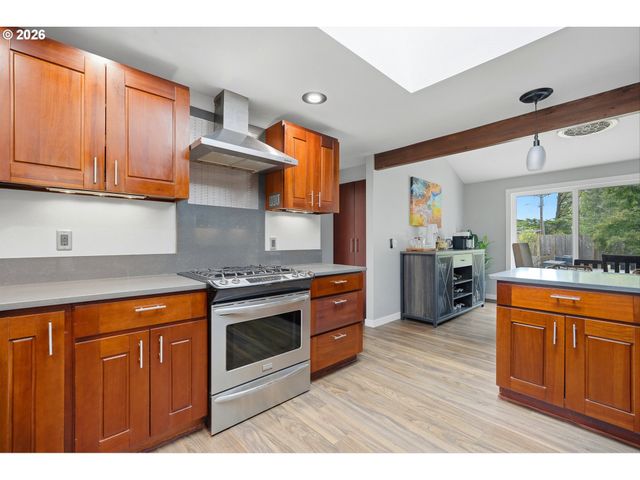 14705 Nw RIDGETOP Ct, Beaverton, OR 97006