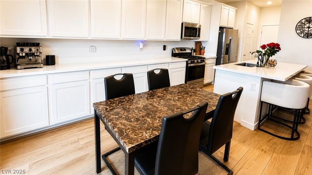 375 Great Ocean Avenue, North Las Vegas, NV 89084