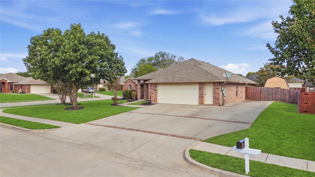 1701 Manten Boulevard, Denton, TX 76208 — photo 3