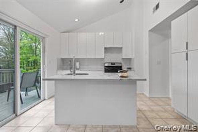 4 Sequoia Trail, Highland Mills, NY 10930