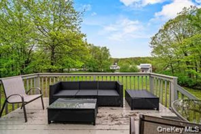 4 Sequoia Trail, Highland Mills, NY 10930