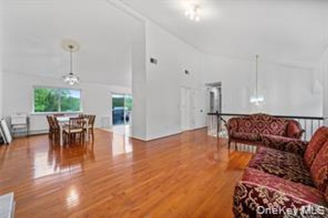 4 Sequoia Trail, Highland Mills, NY 10930