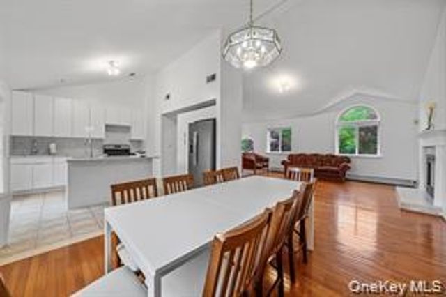 4 Sequoia Trail, Highland Mills, NY 10930