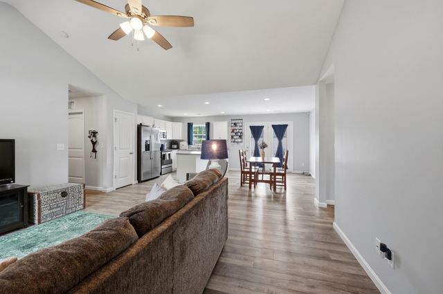 1071 Rainbow Way, Lawrenceburg, KY 40342
