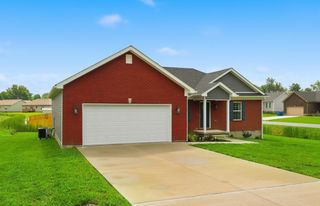 1071 Rainbow Way, Lawrenceburg, KY 40342