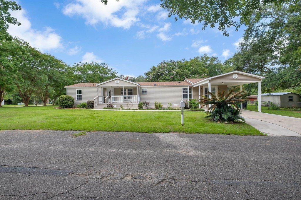 2168 Pineland Drive, Tallahassee, FL 32317